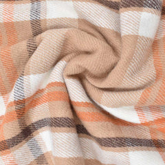 BUFANDA DE CUADROS MULTICOLOR CON BARBAS EN RUEDO BEIGE