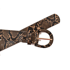 CINTURÓN TEXTURA VÍBORA HEBILLA FORRADA