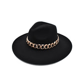 SOMBRERO TIPO FEDORA NEGRO CON CADENA DORADA