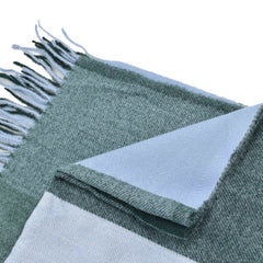 BUFANDA A CUADROS VERDE CON BARBAS