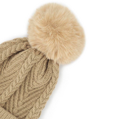 GORRO BÁSICO CON POMPÓN BEIGE CLARO