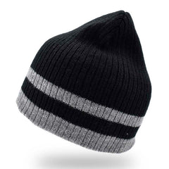 GORRO BÁSICO NEGRO PARA HOMBRE DETALLE DE LÍNEAS SUPERIORES