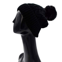 GORRO BÁSICO CON POMPÓN NEGRO