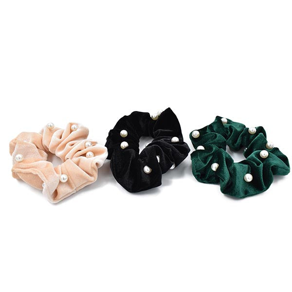 Set de maxi scrunchie aterciopelada, detalle en perlas,  color jade, beige, negro, mujer.