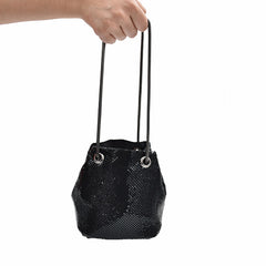 BOLSA CLUTCH COLOR NEGRO CINTA METÁLICA