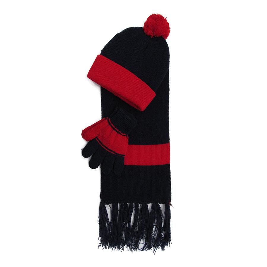 SP!CE | Set infantil  azúl marino con detalle de bloques en rojo, bufanda, gorro y guantes 