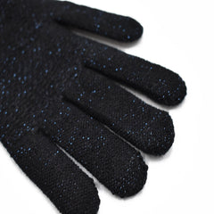 Guantes tejidos color negro, detalle en fibras metalizadas color azul, mujer.